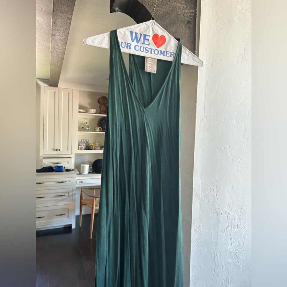 Size M.   Green jersey dress.